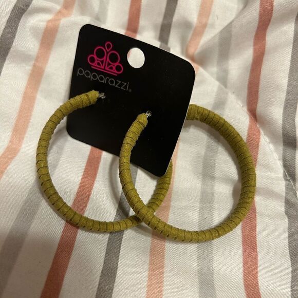 NWT Paparazzi Jewelry Hoop Earrings - Picture 4 of 6